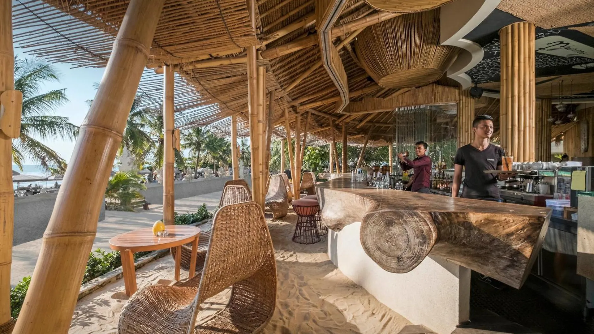 Bali Mandira Beach Resort & Spa Legian   Legian (Bali)